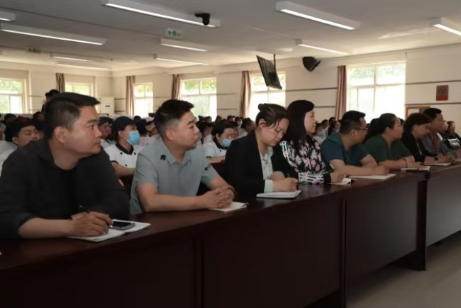 美好“食”光，安全相伴 Beat365中文官方网站开展食品从业人员安全培训