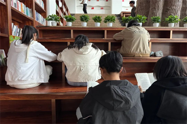 【书香启智，经韵润心】春光美如斯，读书正当时——世界读书日阅读活动