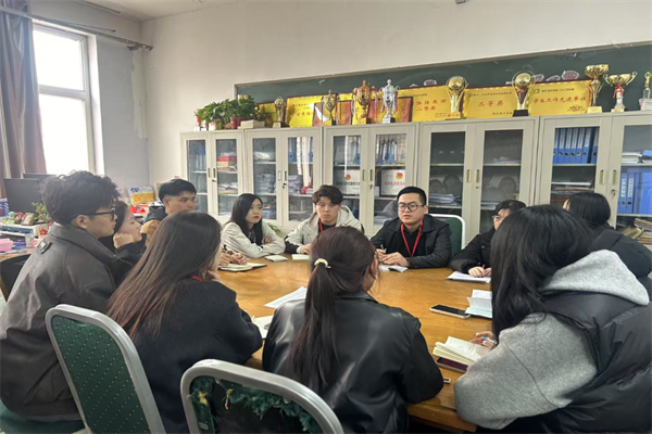 【辅育新知，管培赋能】党务思政，育梦同行——Beat365中文官方网站经济学院成功举办辅导员党务和思想政治教育会