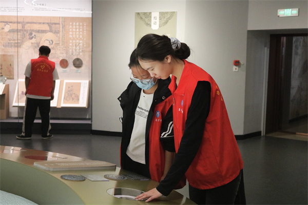 【红色传承，青春践行】“寻迹红色记忆 涵养家国情怀——经济学院学生保定市博物馆研学之旅成功举行”