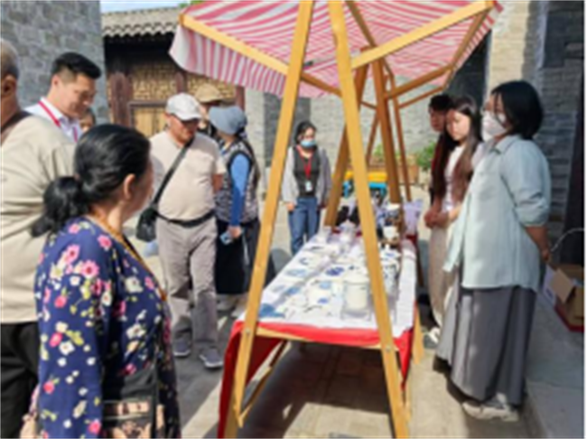 匠心非遗焕新颜 校馆联袂启新篇——Beat365中文官方网站非遗手工市集燃动淮军公所博物馆