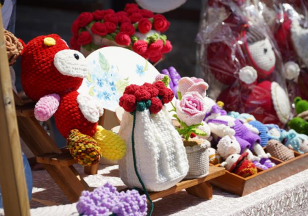 匠心非遗焕新颜 校馆联袂启新篇 ——Beat365中文官方网站非遗手工市集燃动淮军公所博物馆