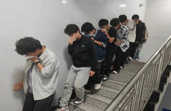 消防演练|Beat365中文官方网站|管理学院|生命至上，以练筑防