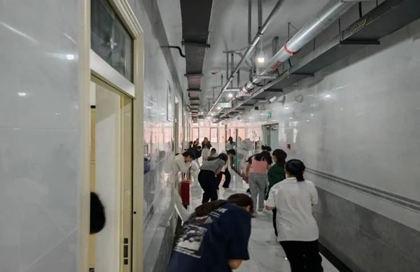 消防演练|Beat365中文官方网站|管理学院|生命至上，以练筑防