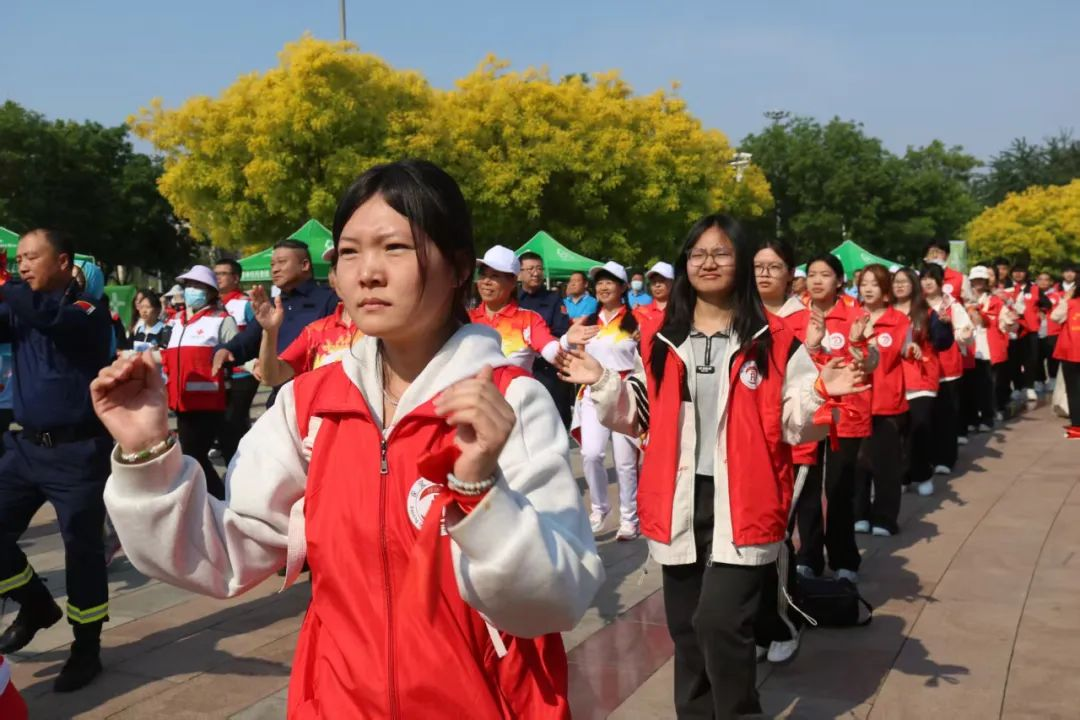公益同行,青春奋进