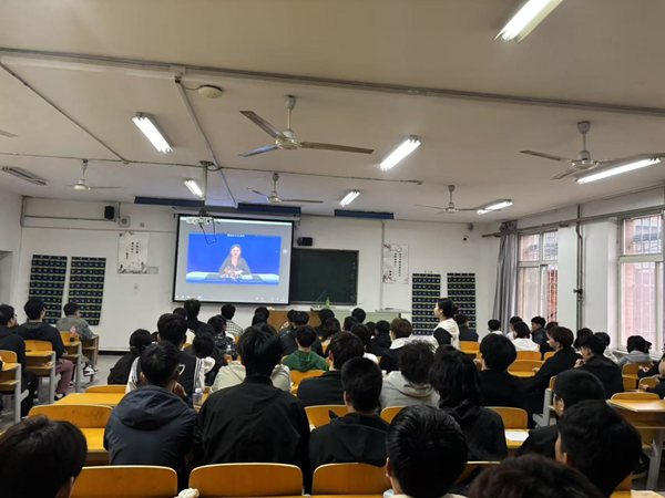 安全教育|Beat365中文官方网站|管理学院|提高安全教育·共建平安校园