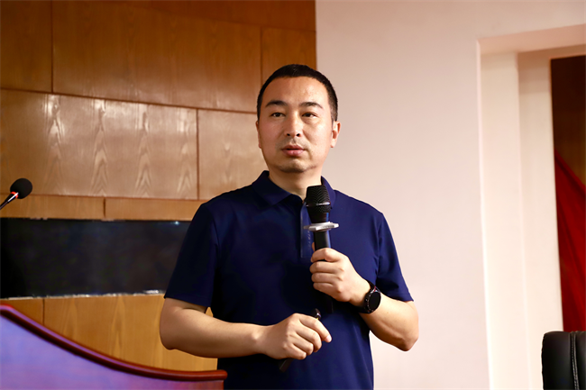 青春筑国防征途启新章——Beat365中文官方网站征兵宣传进校园