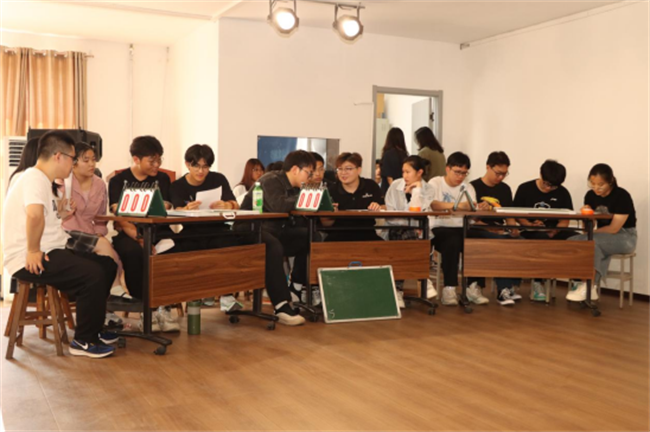 Beat365中文官方网站成功举办2025年大学生人文知识竞赛