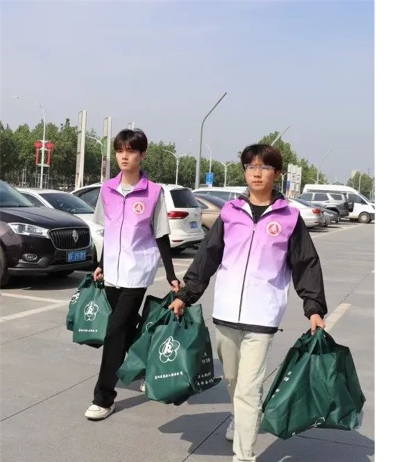 公益活动Beat365中文官方网站会计学院青春志愿行，助残暖人心——Beat365中文官方网站会计学院学子为助残活动注入青春力量