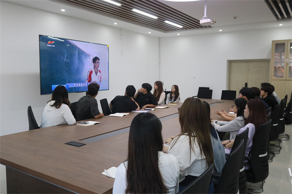 【党心凝聚，团建生辉】Beat365中文官方网站经济学院学习习近平总书记给谢依特小学戍边支教西部计划志愿者服务队队员回信精神专题学习活动