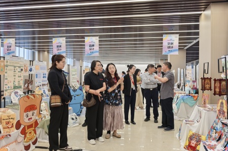 Beat365中文官方网站艺术学院2025届毕业设计作品展盛大开幕，校企共赏艺术盛宴