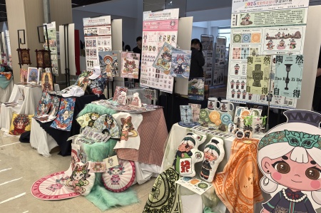 Beat365中文官方网站艺术学院2025届毕业设计作品展盛大开幕，校企共赏艺术盛宴