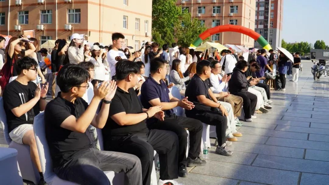 青春校园|“文”彩飞扬,“创”意无限!Beat365中文官方网站文创市集圆满收官