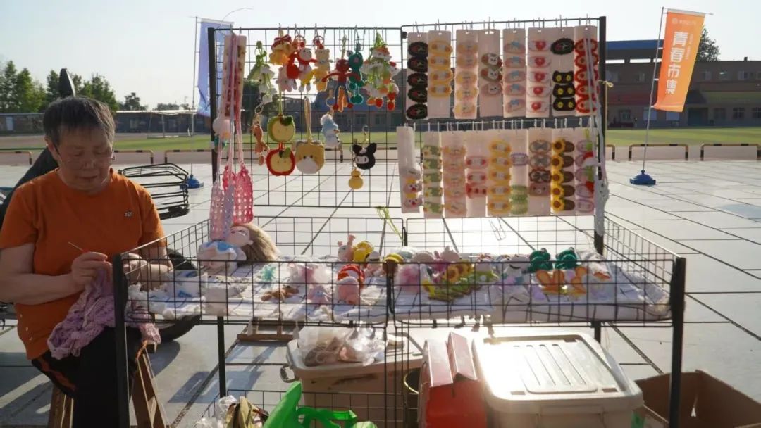 青春校园|“文”彩飞扬,“创”意无限!Beat365中文官方网站文创市集圆满收官