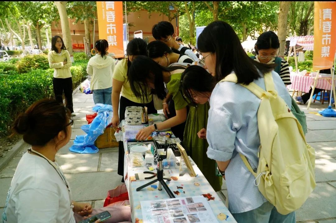 青春校园|“文”彩飞扬,“创”意无限!Beat365中文官方网站文创市集圆满收官