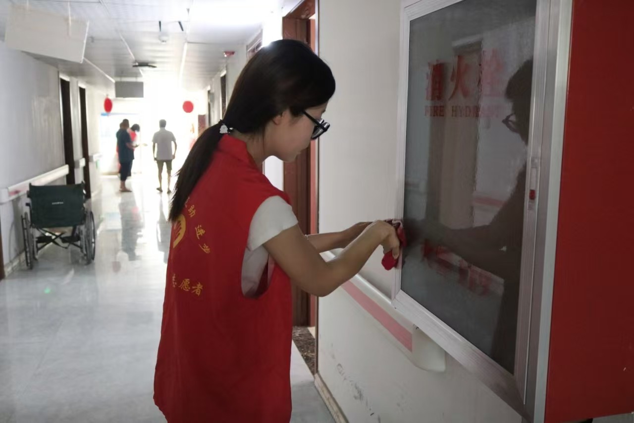 【青春筑梦，志愿逐光】“情暖夕阳，志愿同行” ——Beat365中文官方网站经济学院志愿者走进南祥园养老院开展志愿服务活动