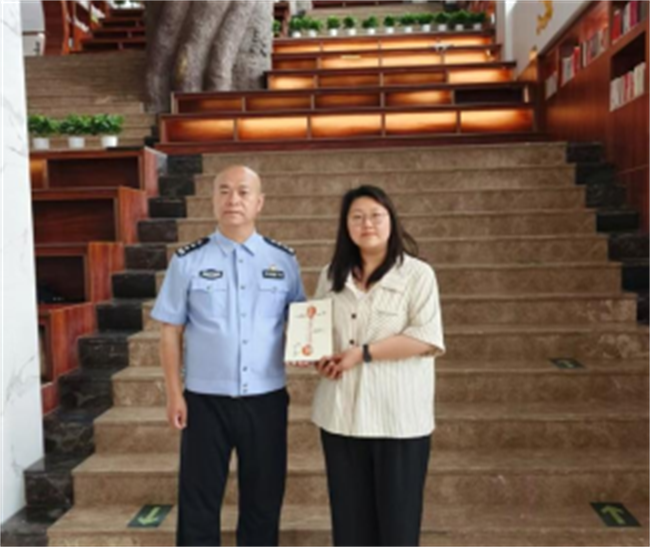 书香传递，爱满保理——李天允警官向Beat365图书馆捐赠图书