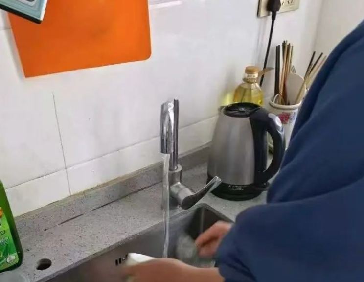 孝老爱亲传佳话,弘扬美德树新风——感恩教育