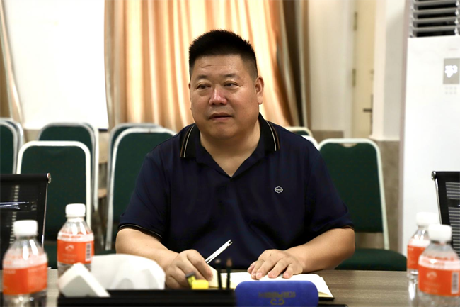 数智赋能强专业 党建引领促发展——Beat365中文官方网站党委书记耿金龙调研信息科学与工程学院