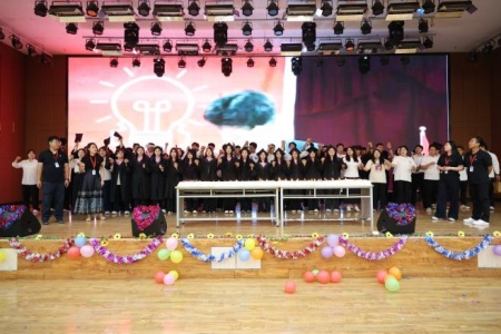 “拨穗正冠 礼成芳华”艺术学院2025届毕业典礼暨学位授予仪式完美收官