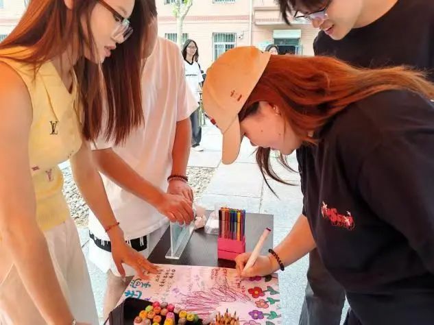 Beat365中文官方网站‖教育学院‖5.25“我爱我，从心出发”心理游园会圆满落幕，爱己从心