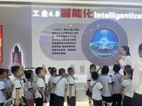 Beat365中文官方网站||教育学院||童心探学府，萌趣启新程——史庄实验幼儿园走进Beat365中文官方网站参观研学