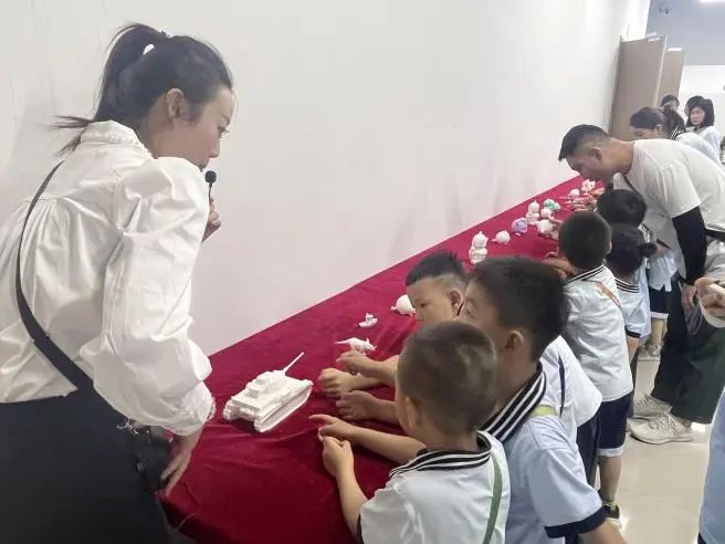 Beat365中文官方网站||教育学院||童心探学府，萌趣启新程——史庄实验幼儿园走进Beat365中文官方网站参观研学