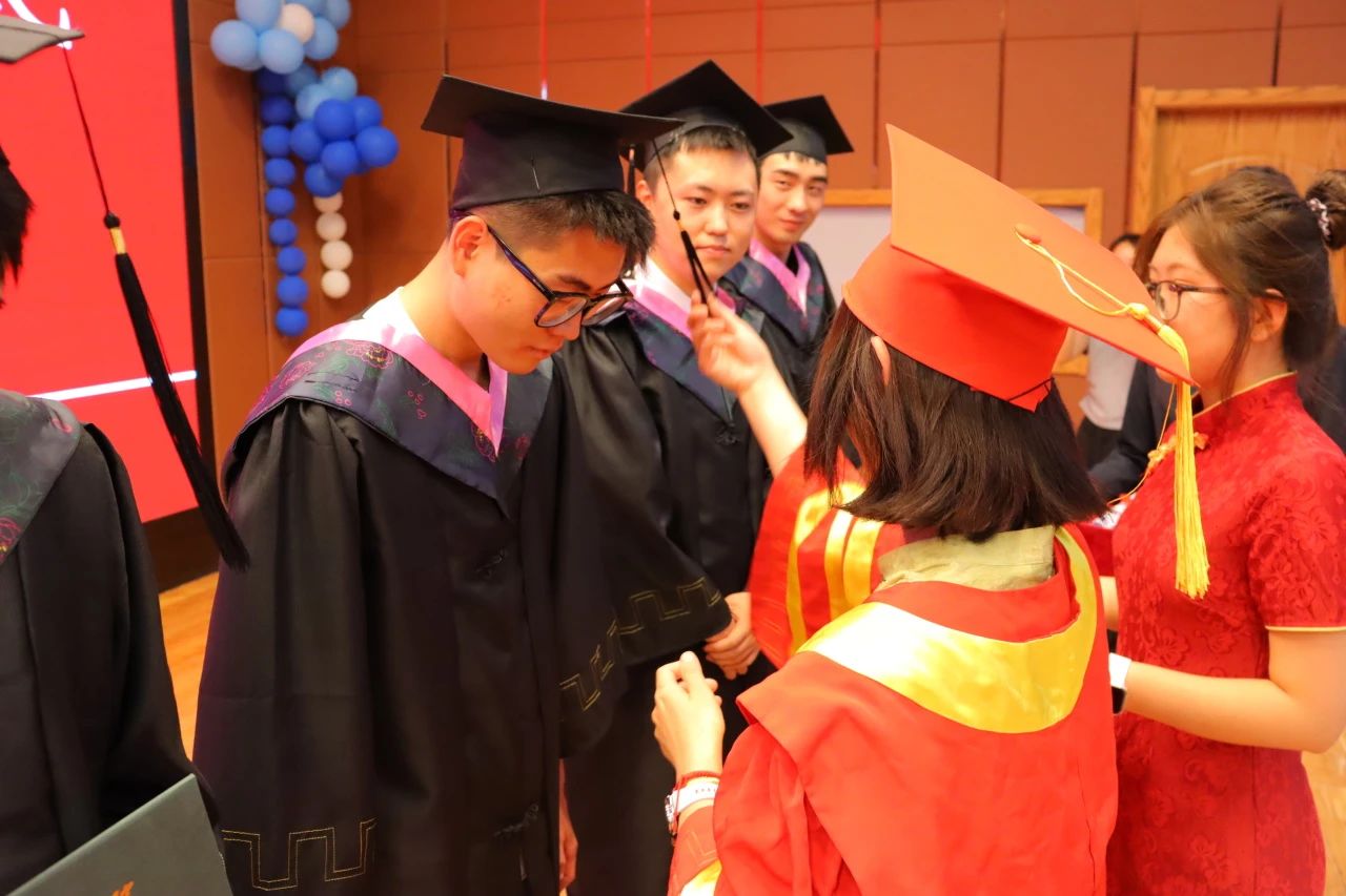 Beat365中文官方网站‖教育学院‖教育学院2025届“墨韵育桃李 师心照远方”毕业典礼暨毕业晚会