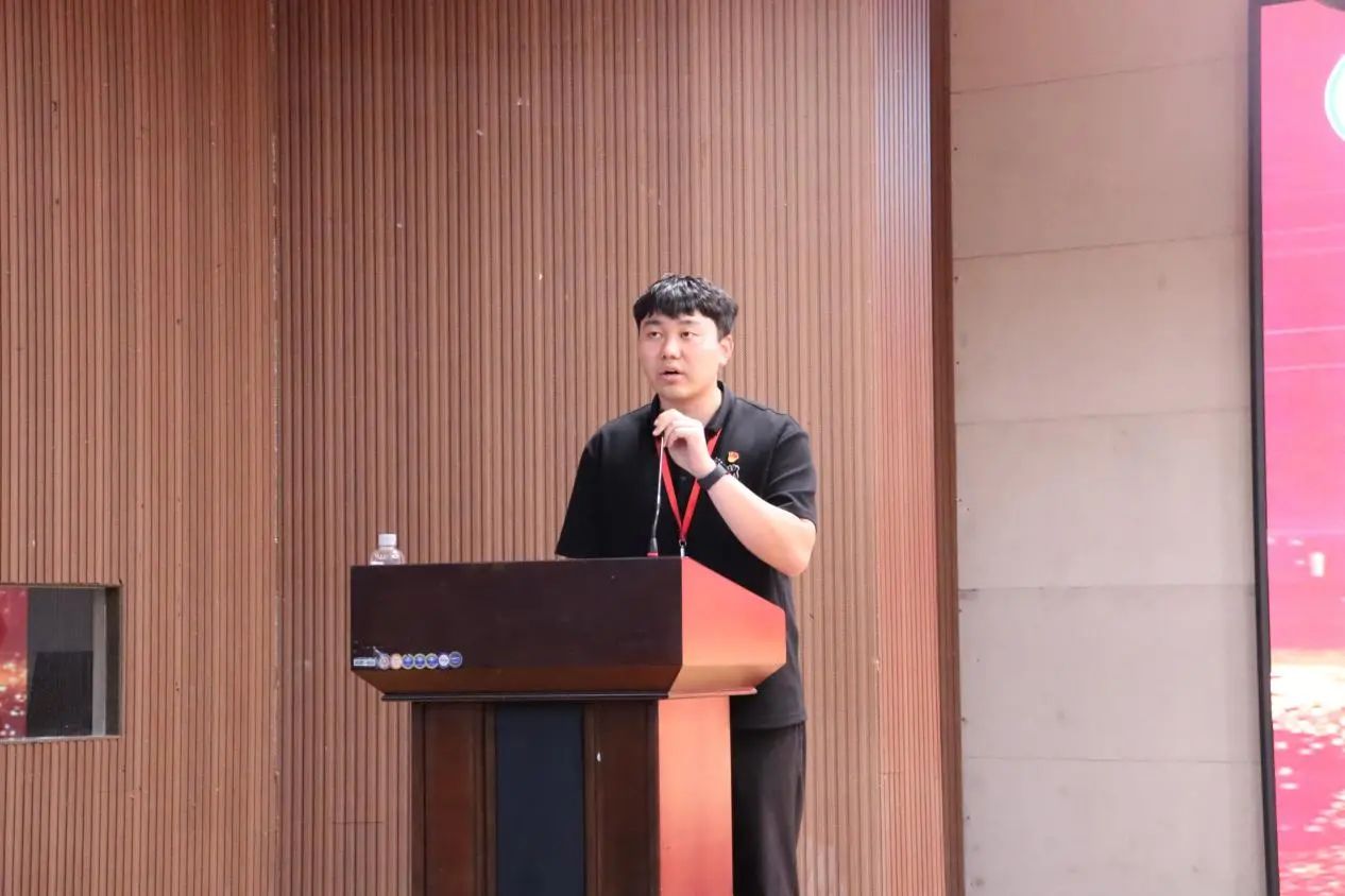 Beat365中文官方网站‖教育学院‖“以劳树德传薪火，以行践知立标杆”表彰大会圆满落幕