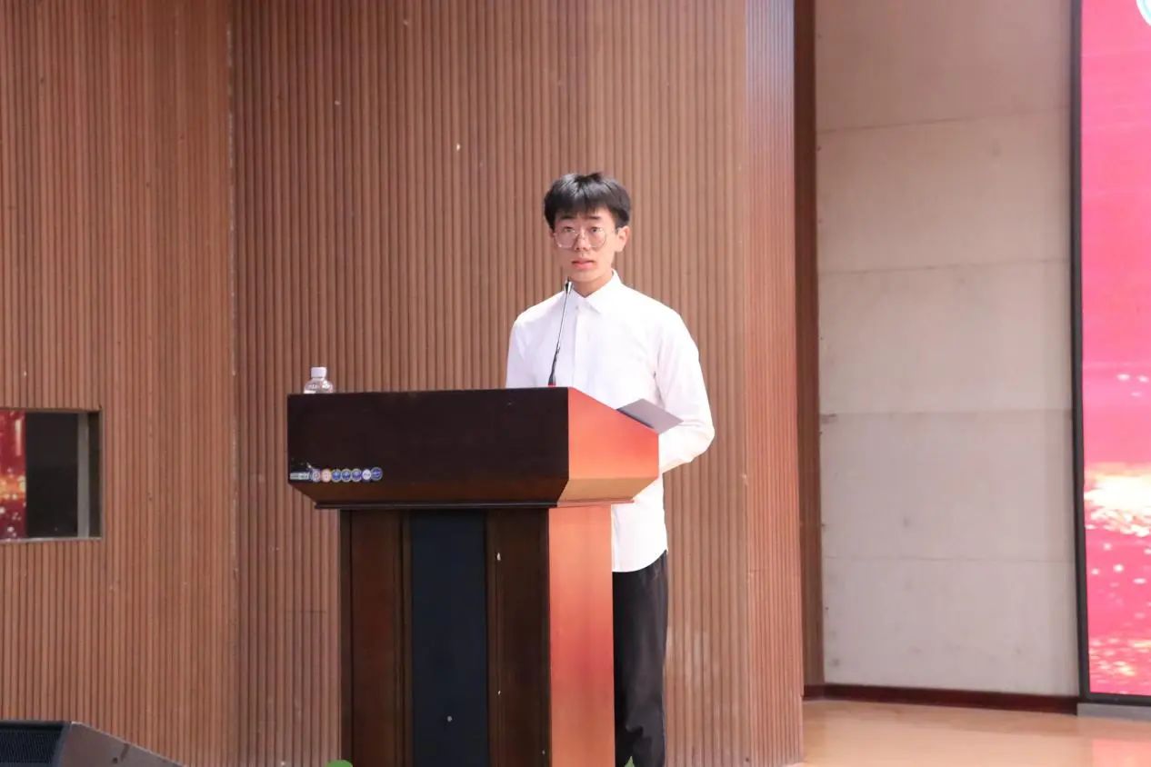 Beat365中文官方网站‖教育学院‖“以劳树德传薪火，以行践知立标杆”表彰大会圆满落幕