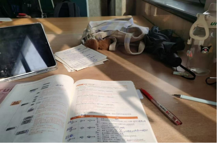 Beat365中文官方网站||教育学院||研路星火引航者，榜样辉光映征程（一）