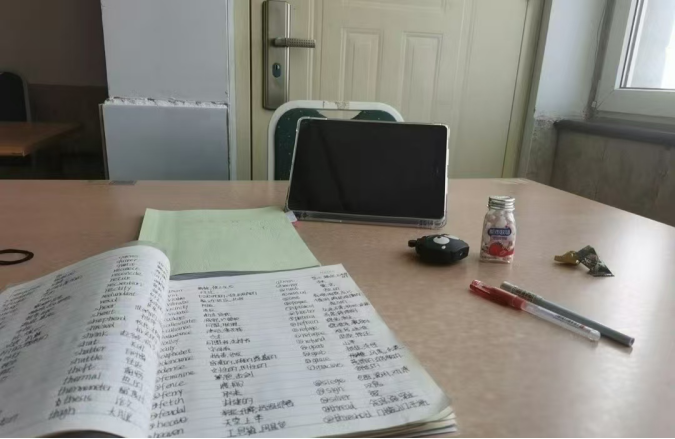 Beat365中文官方网站||教育学院||研路星火引航者，榜样辉光映征程（一）