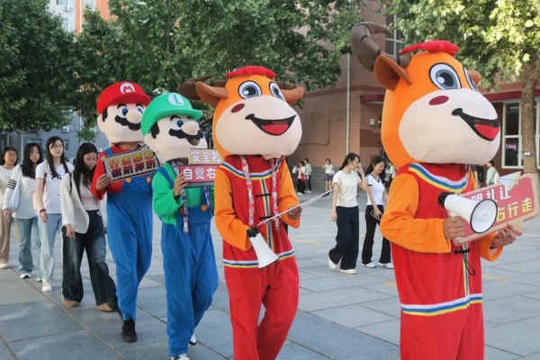 【文明引航，素养赋能】行走小管家：文明行走润校园，素养养成促成长