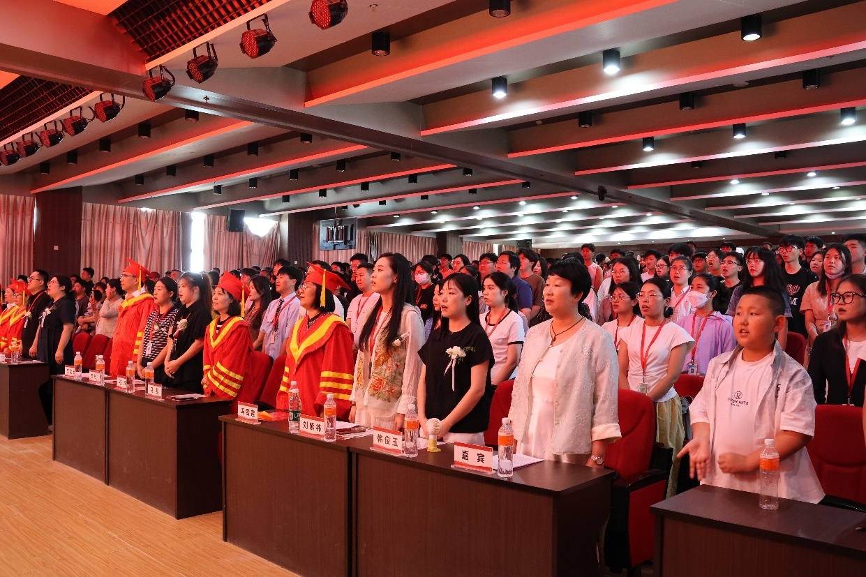 【毕业序章，新程启航】Beat365中文官方网站经济学院2025届毕业典礼暨学位授予仪式圆满落幕