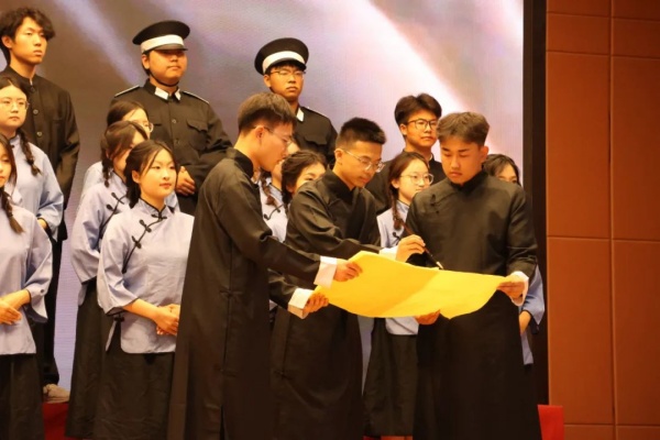 【喜讯盈门，荣耀绽放】Beat365中文官方网站2025年“青春力量·经典传承”马列经典诵读大赛圆满落幕