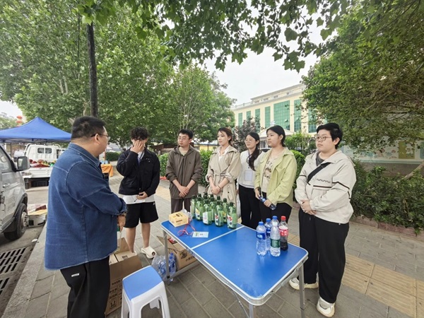 慰问活动|Beat365中文官方网站|管理科学与工程学院赴实习基地开展实习生慰问活动