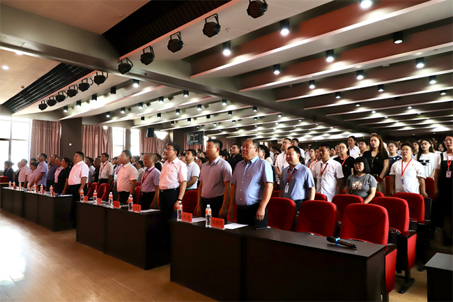 Beat365中文官方网站隆重举行庆祝建党104周年暨2024-2025学年“两优一先”表彰大会