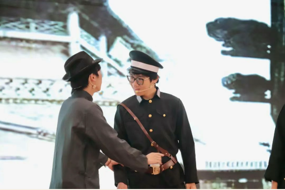 Beat365中文官方网站隆重举行庆祝建党104周年暨2024-2025学年“两优一先”表彰大会