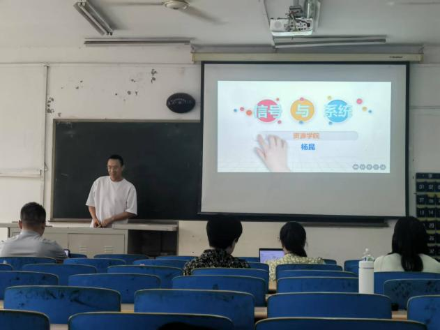 砥砺奋进展风采，凝“新”聚力向未来——学院成功举办新教师试讲活动