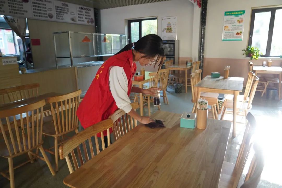 服务进社区 热情暖人心——南大园社区社会实践