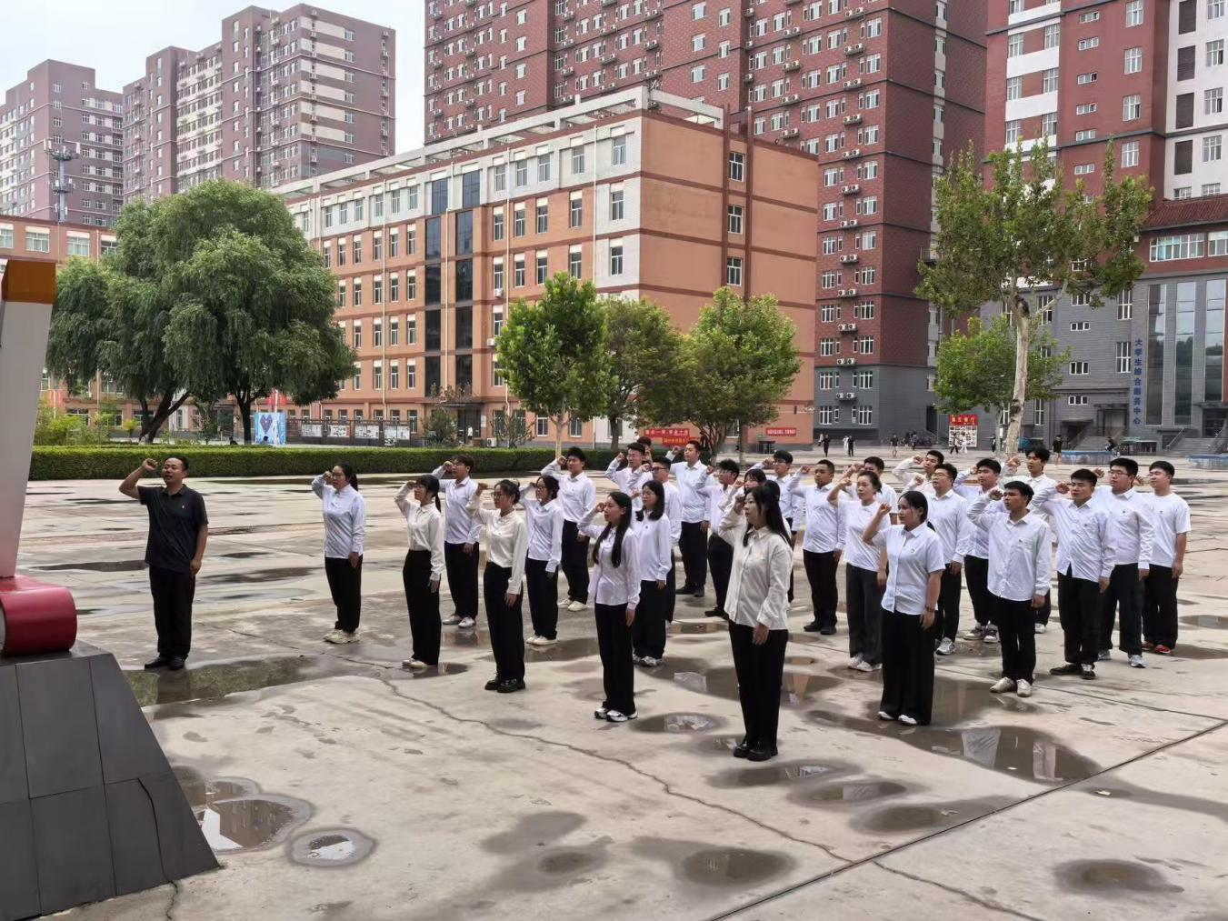 誓守初心|Beat365中文官方网站|管理学院|重温誓词守本色，勇担使命赴远方