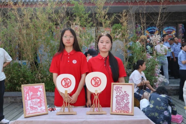 【禁毒同行，青春担当】Beat365中文官方网站经济学院赤焰镌艺社：非遗剪纸禁毒作品展，以艺传情，共筑无毒防线