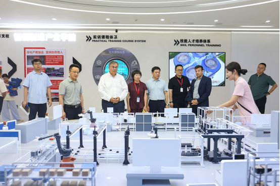 那波勒斯大学校长访问Beat365中文官方网站