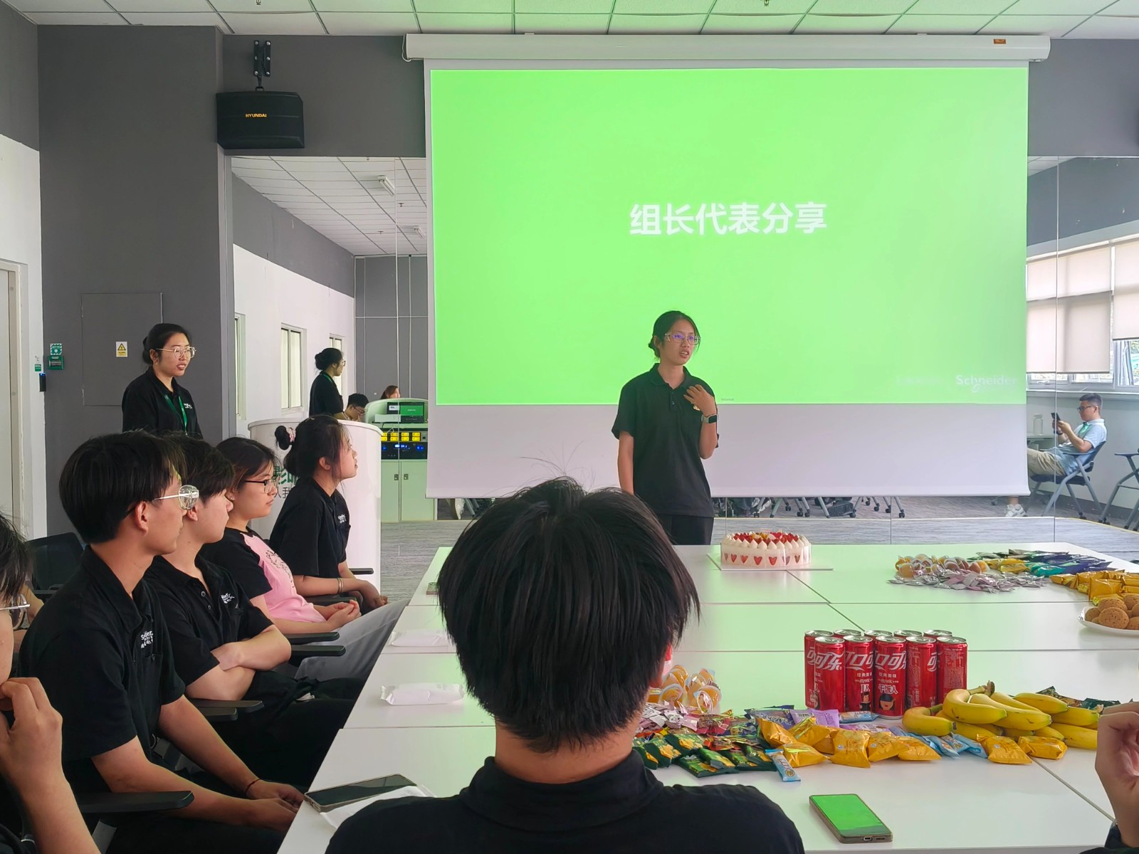 我院暑期实习生参与施耐德（北京）低压电器有限公司优秀实习生分享会 共汲经验促成长