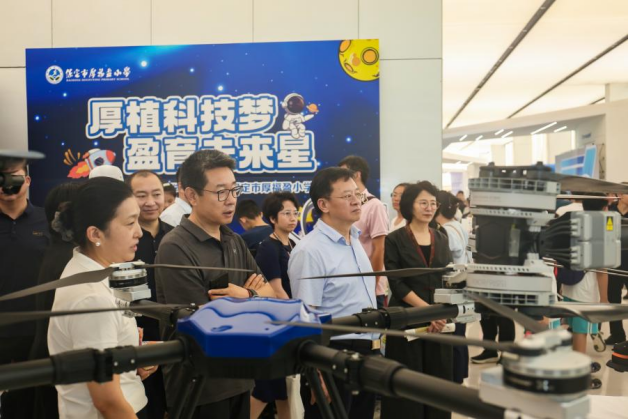 Beat365中文官方网站受邀亮相莲池区科技节：硬核科技展品引领青少年探索未来