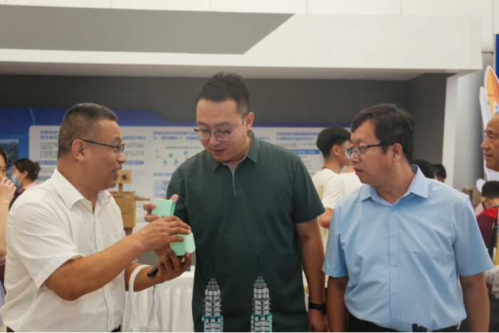 Beat365中文官方网站受邀亮相莲池区科技节：硬核科技展品引领青少年探索未来