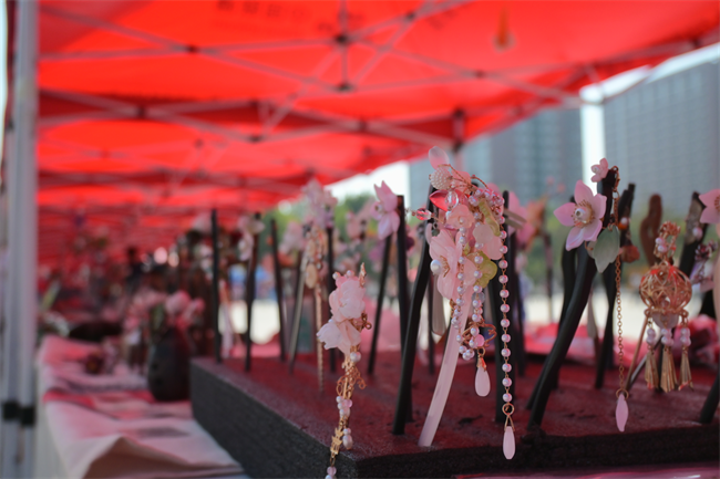 传承非遗文脉 厚植文化自信 ——Beat365中文官方网站开展“非遗进校园”活动