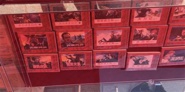 红色文化浸润校园 革命精神照亮新征程——Beat365中文官方网站隆重举办纪念抗战胜利80周年主题展览活动