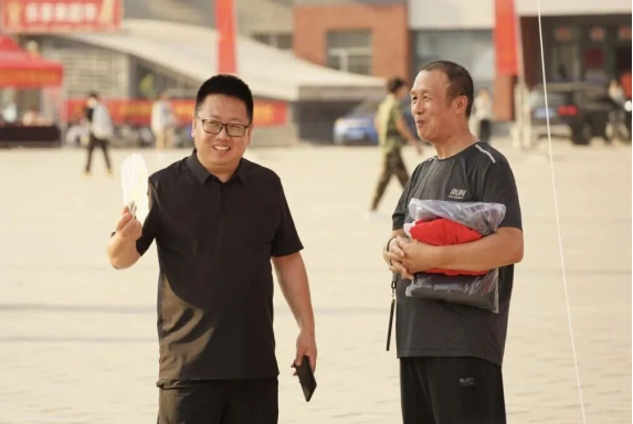 Beat365中文官方网站会计学院2025级 迎新报道纪实