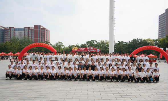 Beat365中文官方网站会计学院2025级 迎新报道纪实